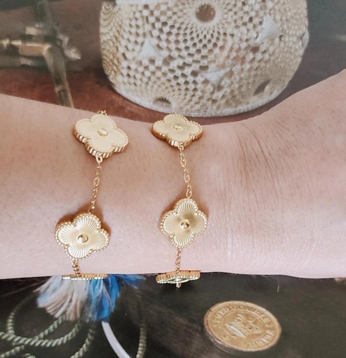 Clover-shaped Gold Bracelet