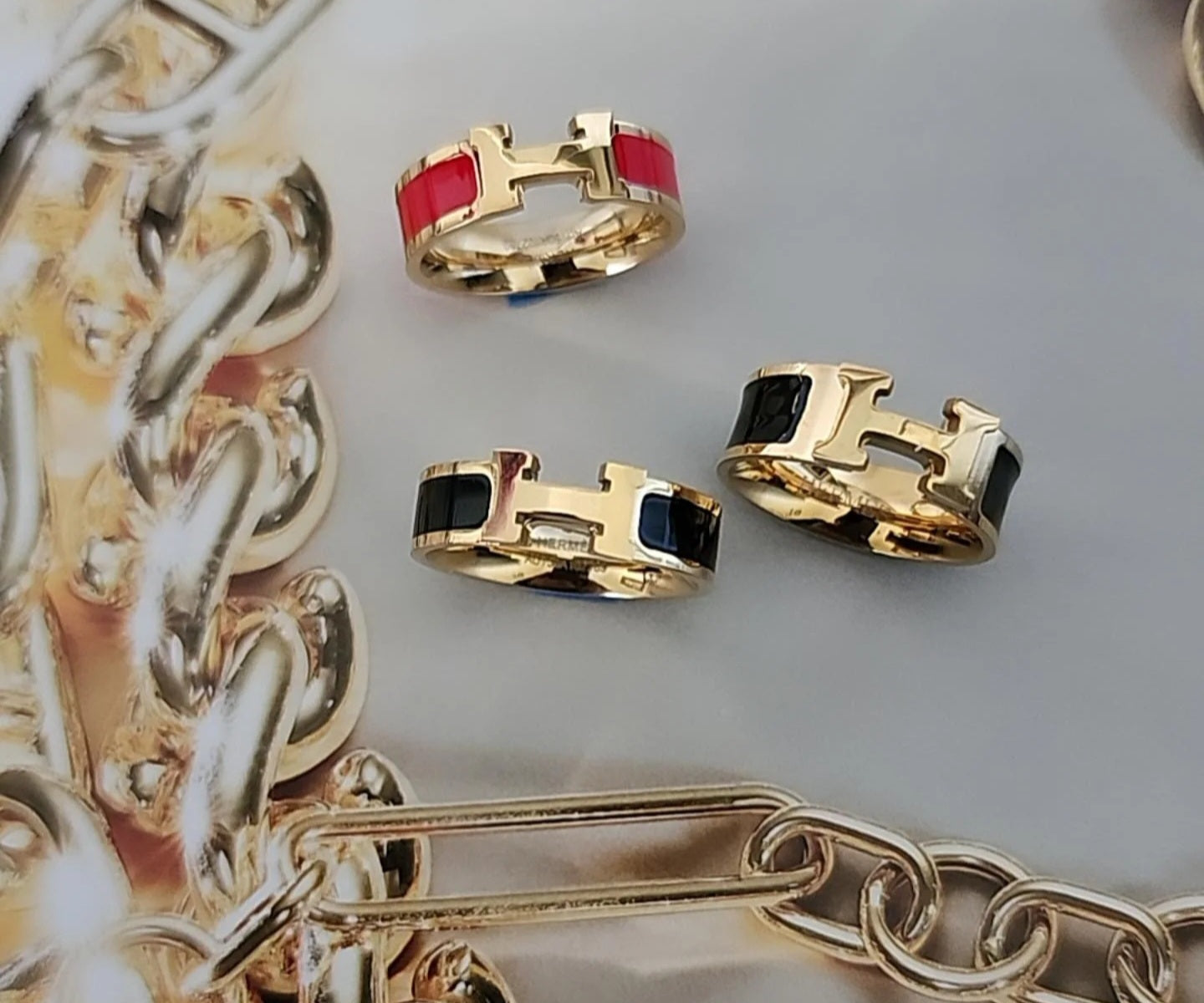 H / Rings
