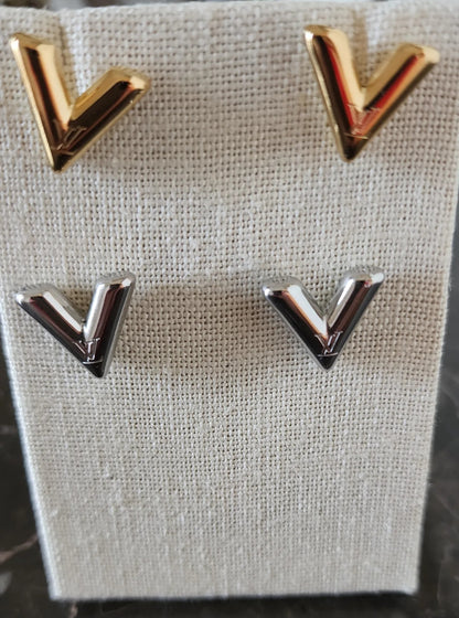 V/L/ Earrings