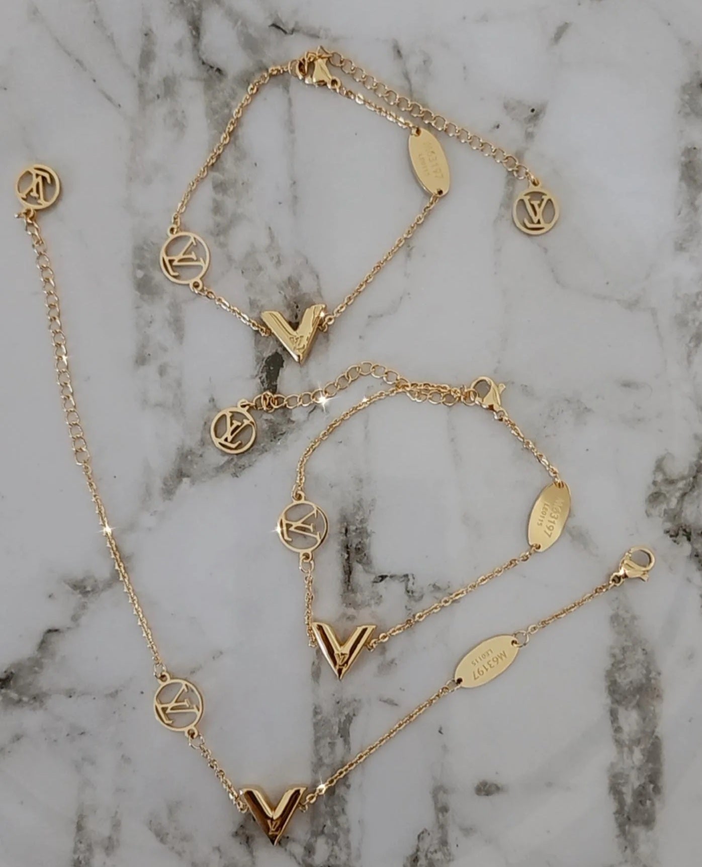 V Bracelet
