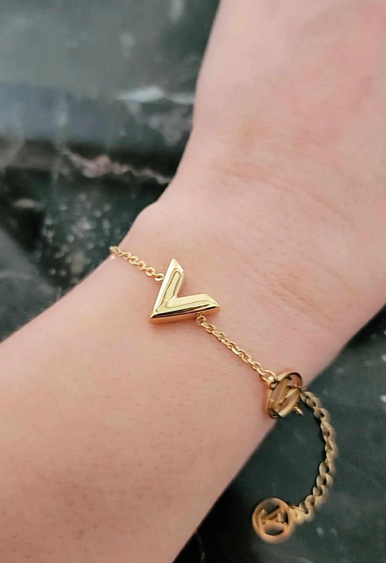 V Bracelet
