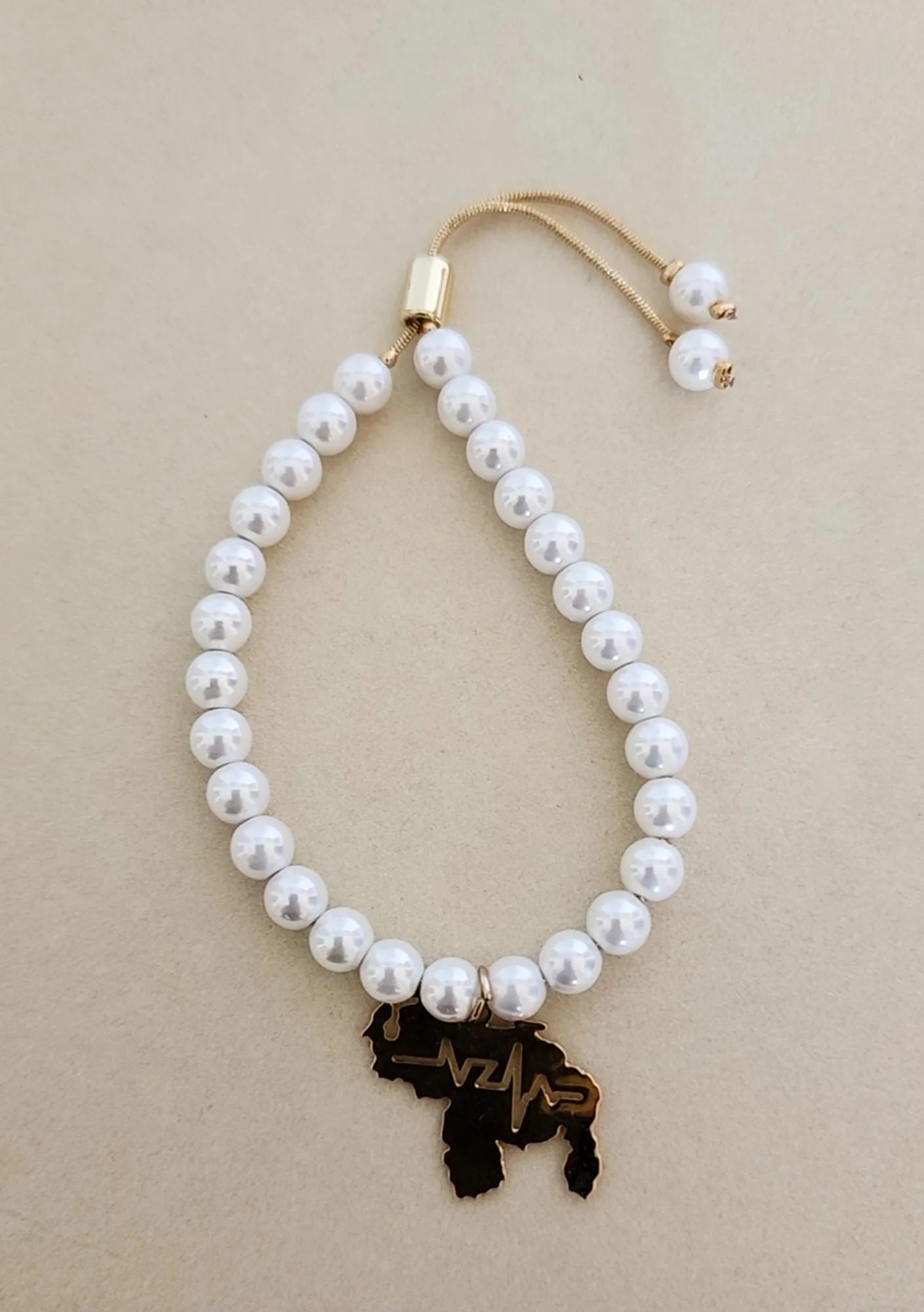 Pearl Bracelet With Charm 2