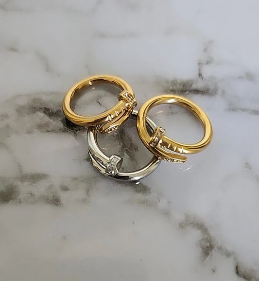 Nail Ring with stone
