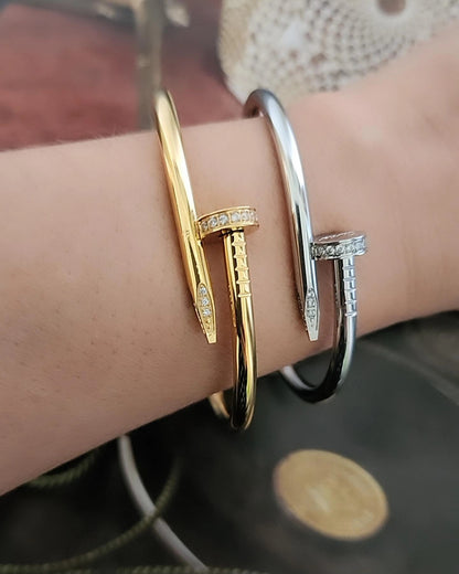Nail Bracelet With Stone